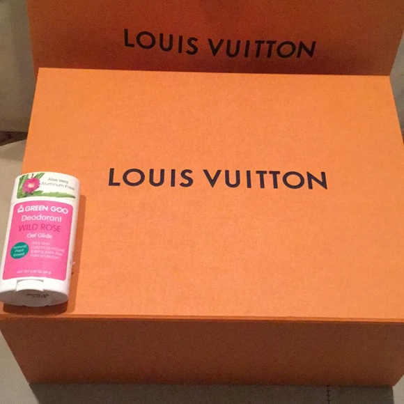 COPY - Louis Vuitton large pull out shoe box & paper bag - Picture 2 of 7